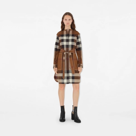 Burberry Black Ankle Boots with Check Pattern - Picture 11 of 12